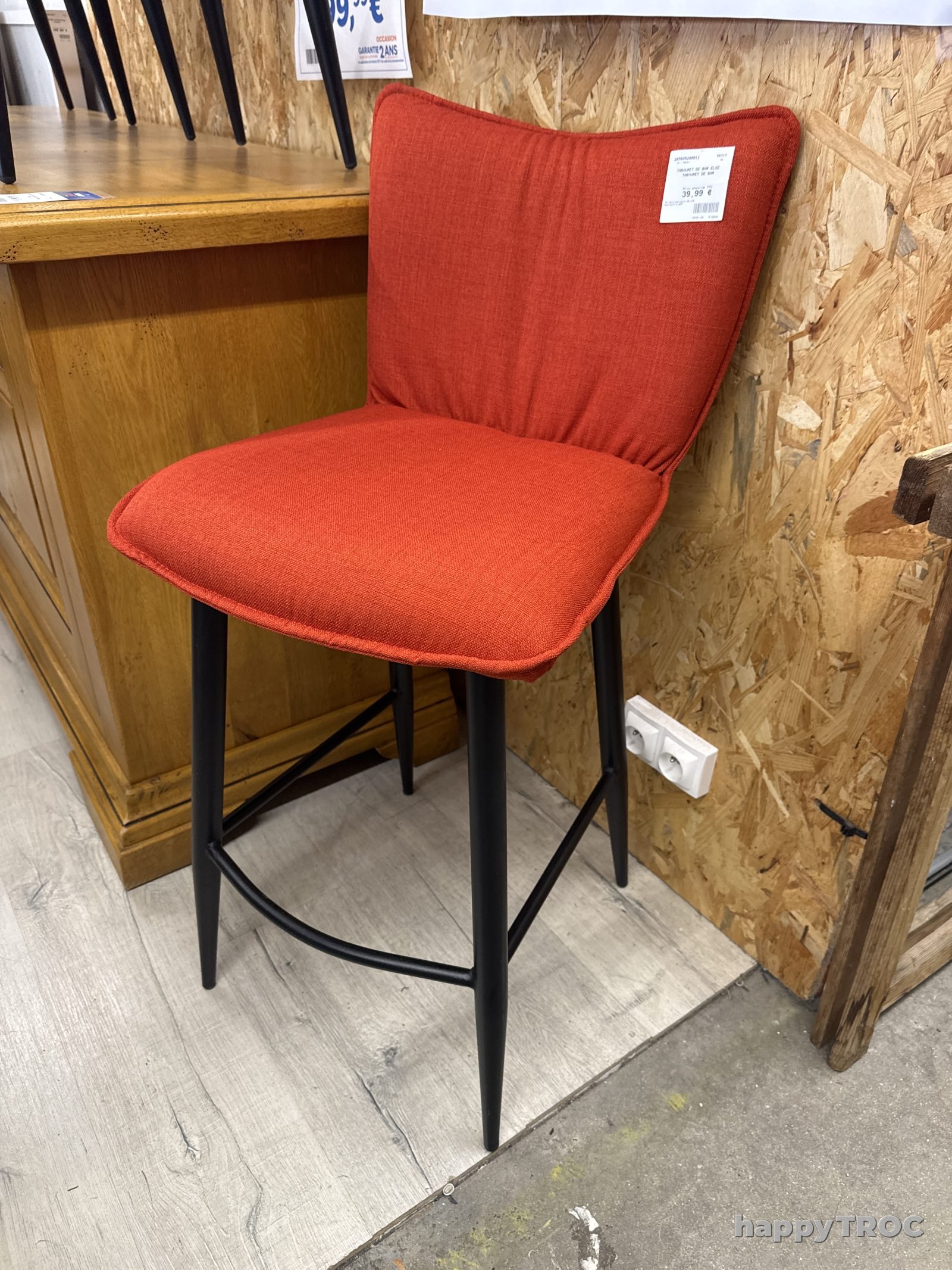 Tabouret neuf en destockage Rouge plusieurs pièces disponibles