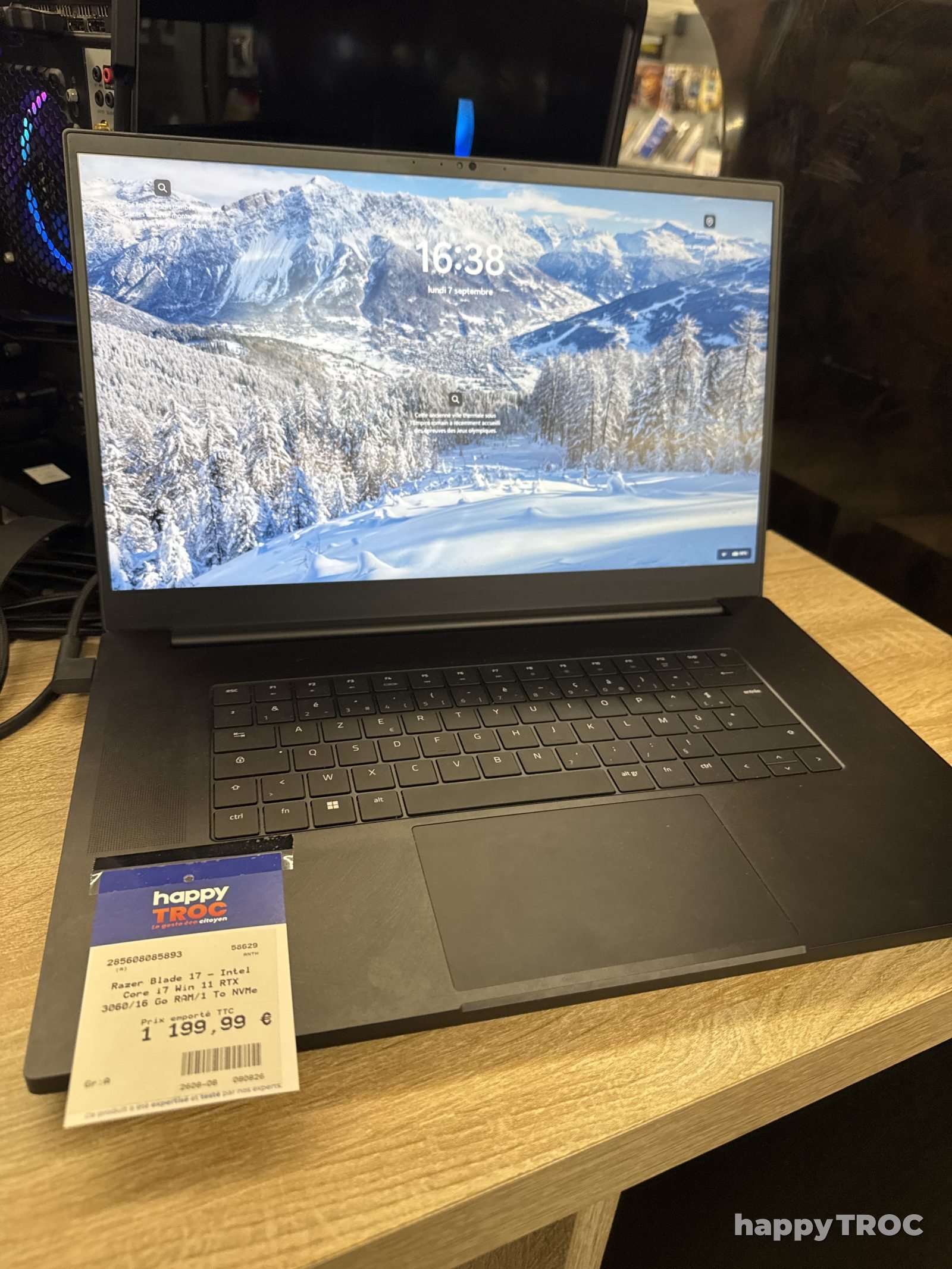 pC portable Razer blade 17 Intel core i7 Win 11 RYX 3060 16 go ram 1 to nvme a km