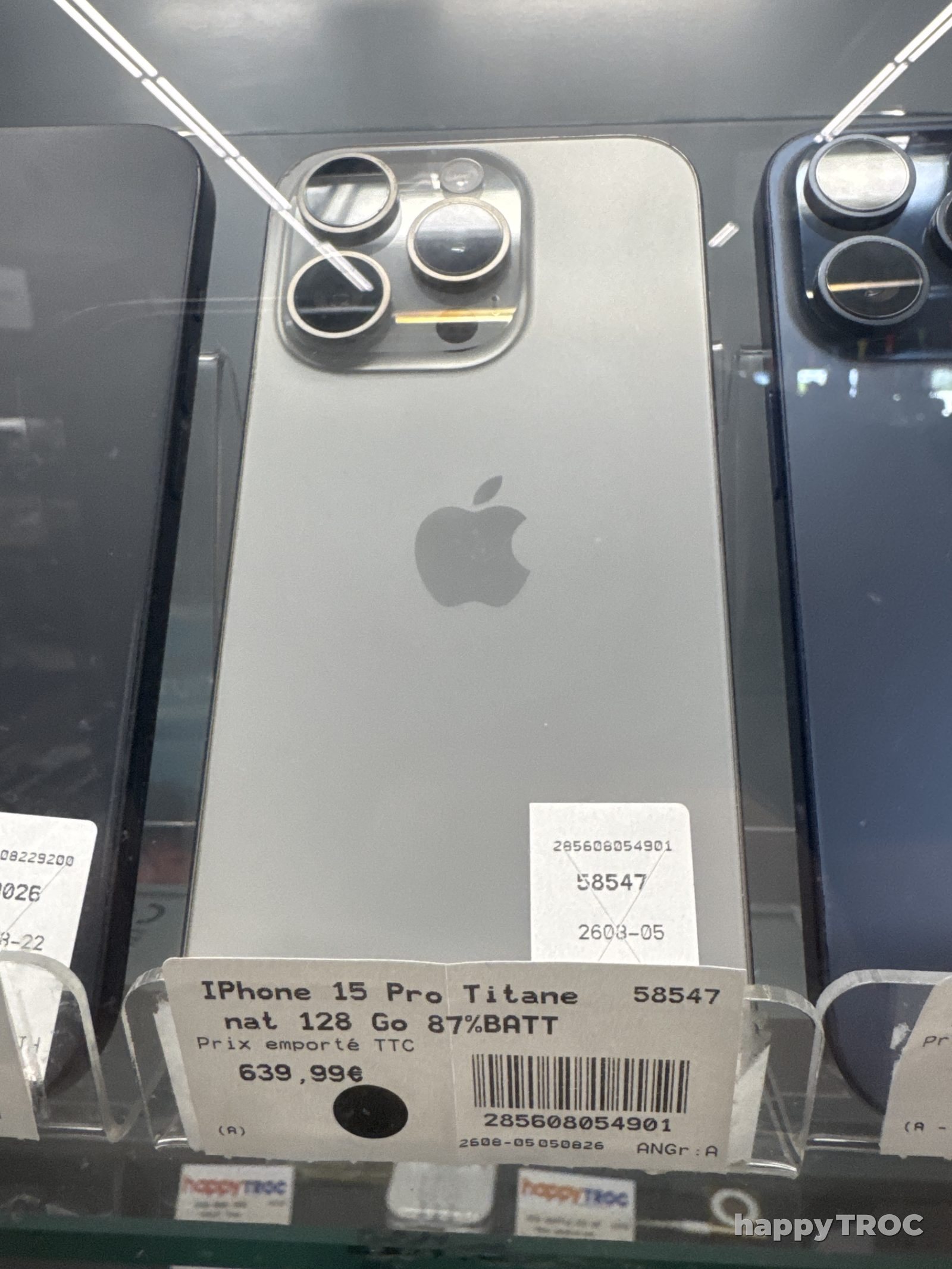 Téléphone Apple IPhone 15 Pro titane 128 go batterie 87%