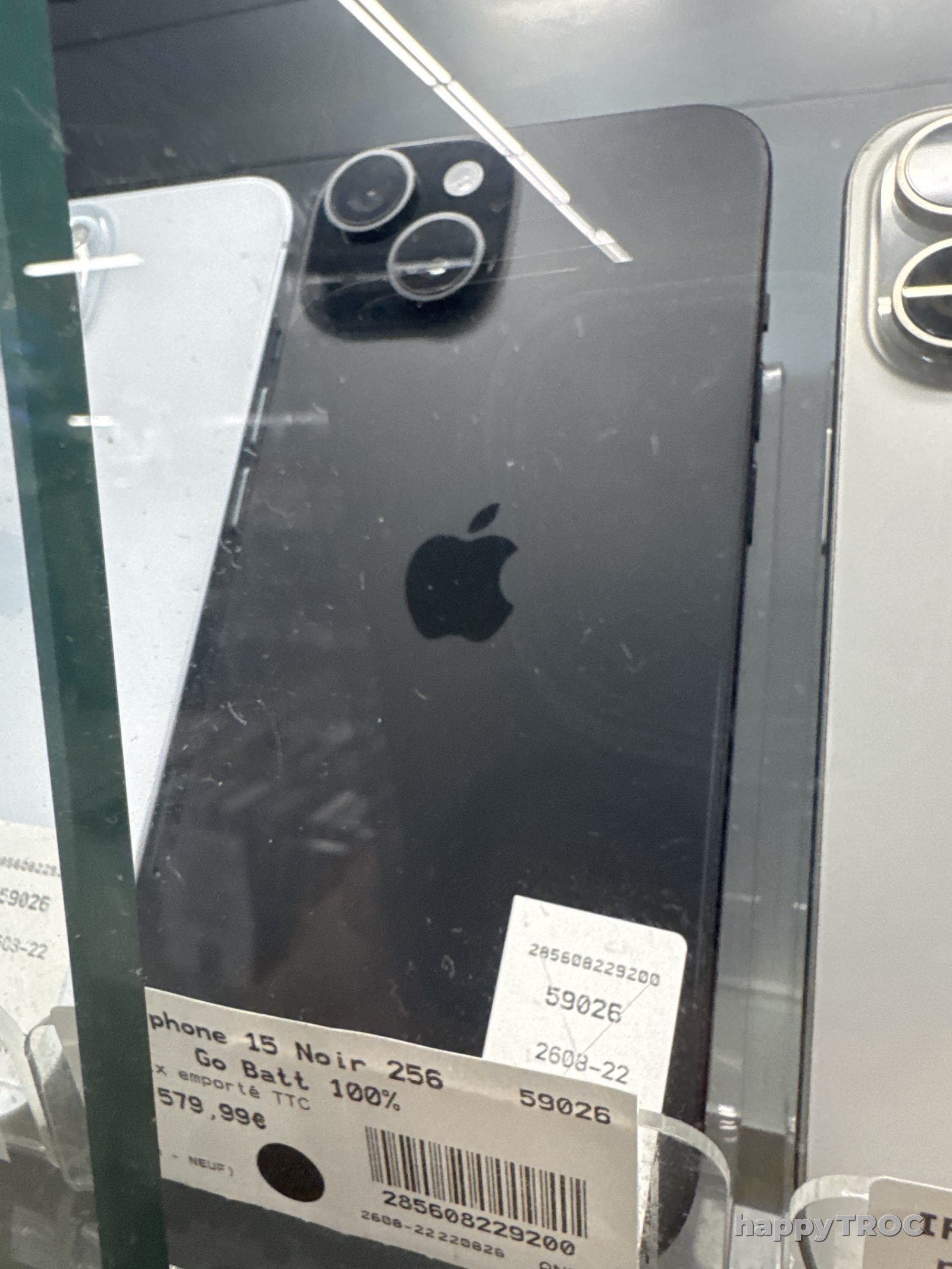 Téléphone Apple IPhone 15 Noir 256 go batterie 100%