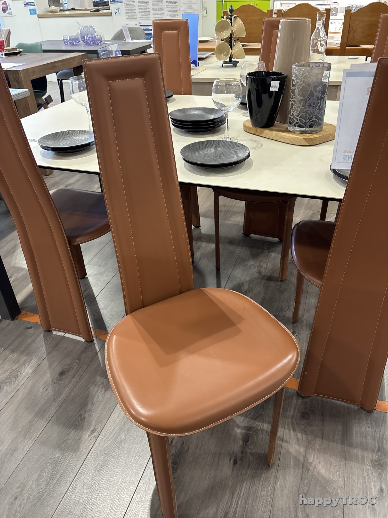 Chaise en cuir roche bobois (Les 6)