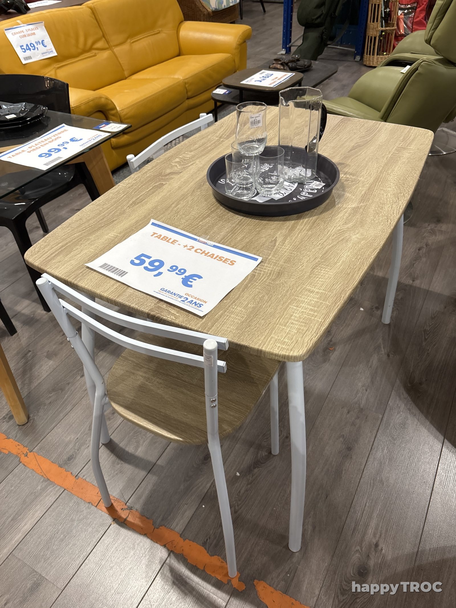 Table + 2 chaises