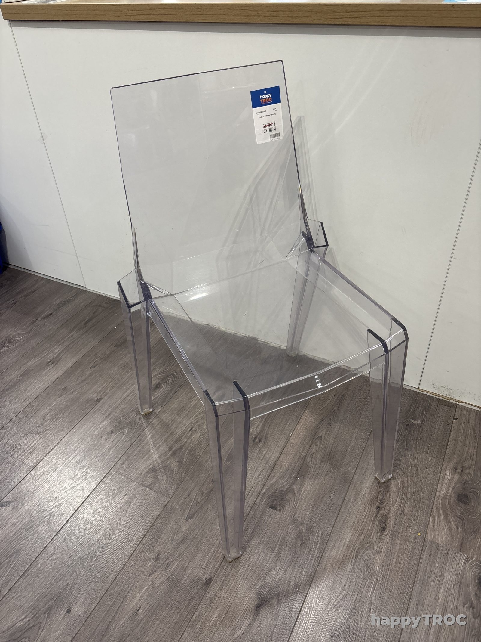 Chaise transparante