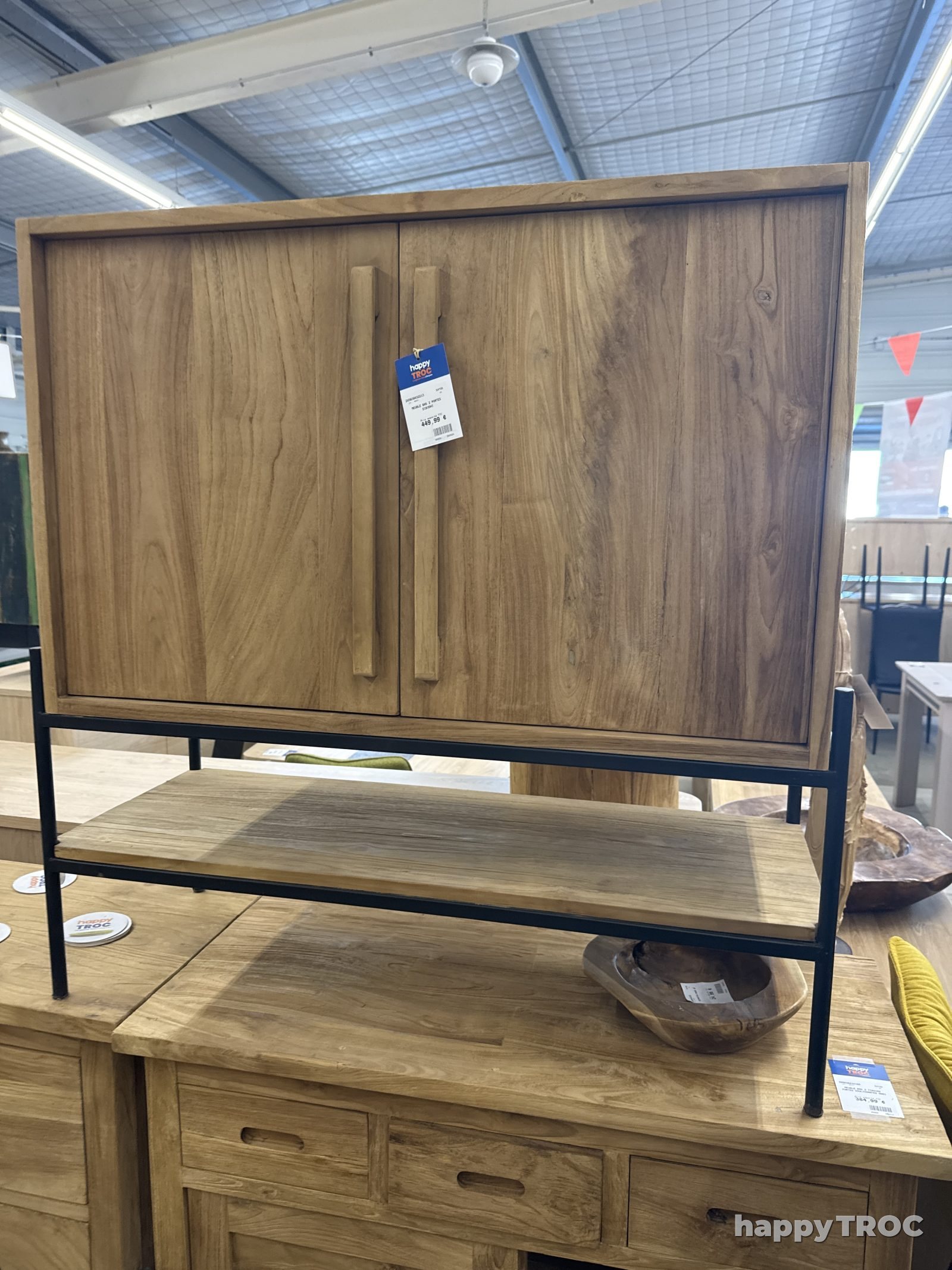 Petit meuble bas de porte avec étagère sur pied métal, direct, From  Bali