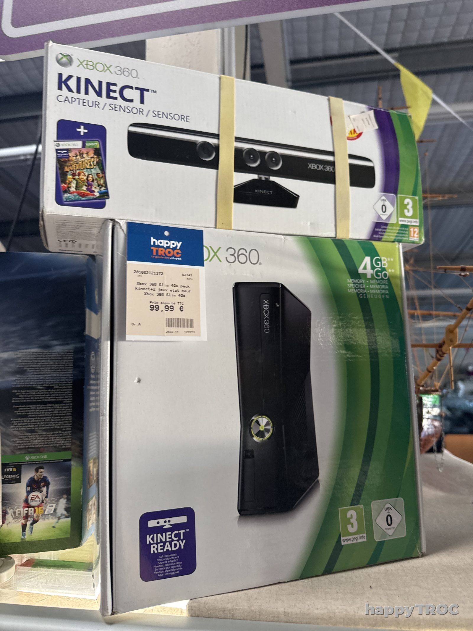 Console de jeux, Xbox, Microsoft, 360° Slim avec le pacte kinect  plus deux jeux état 4 giga