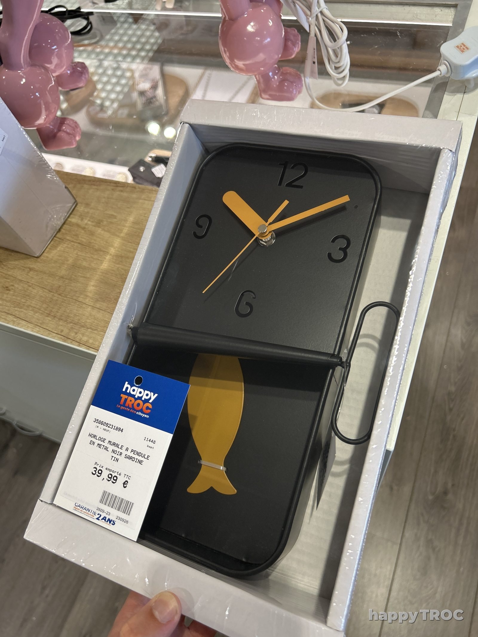 horloge murale a pendule en metal noir sardine tin