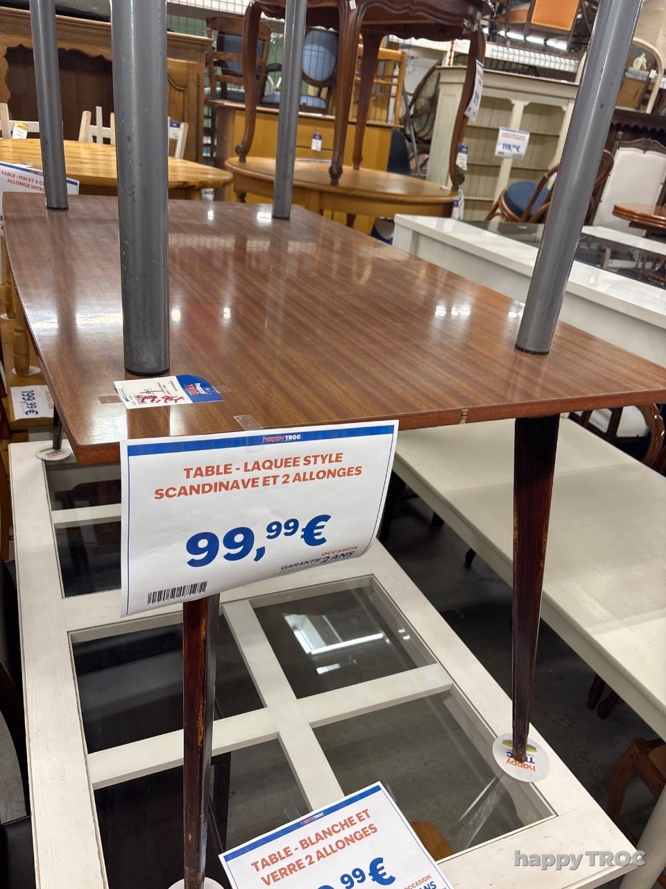 Table acajou, style scandinave avec deux allonges