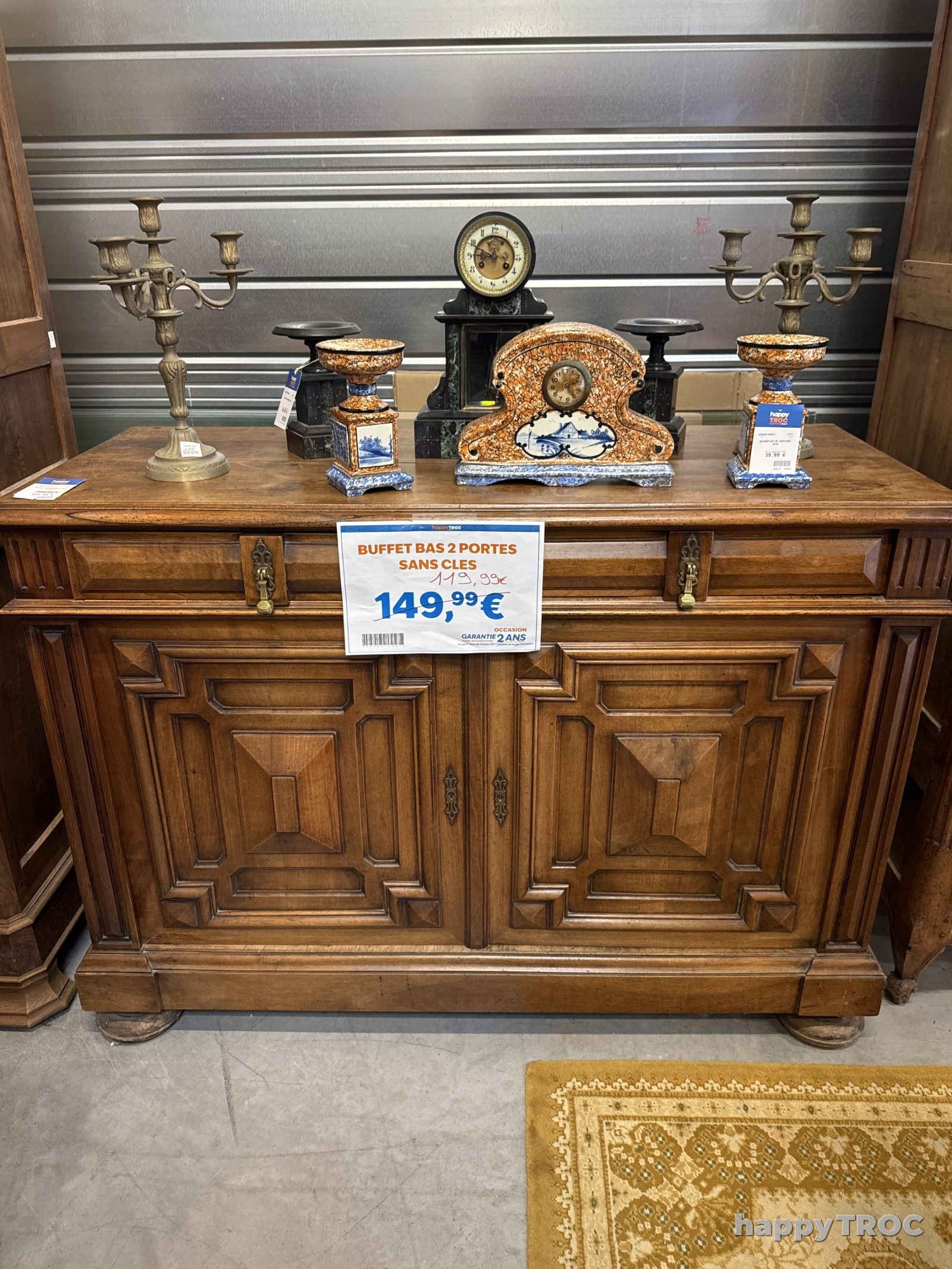 Buffet bas, ancien deux portes rustique