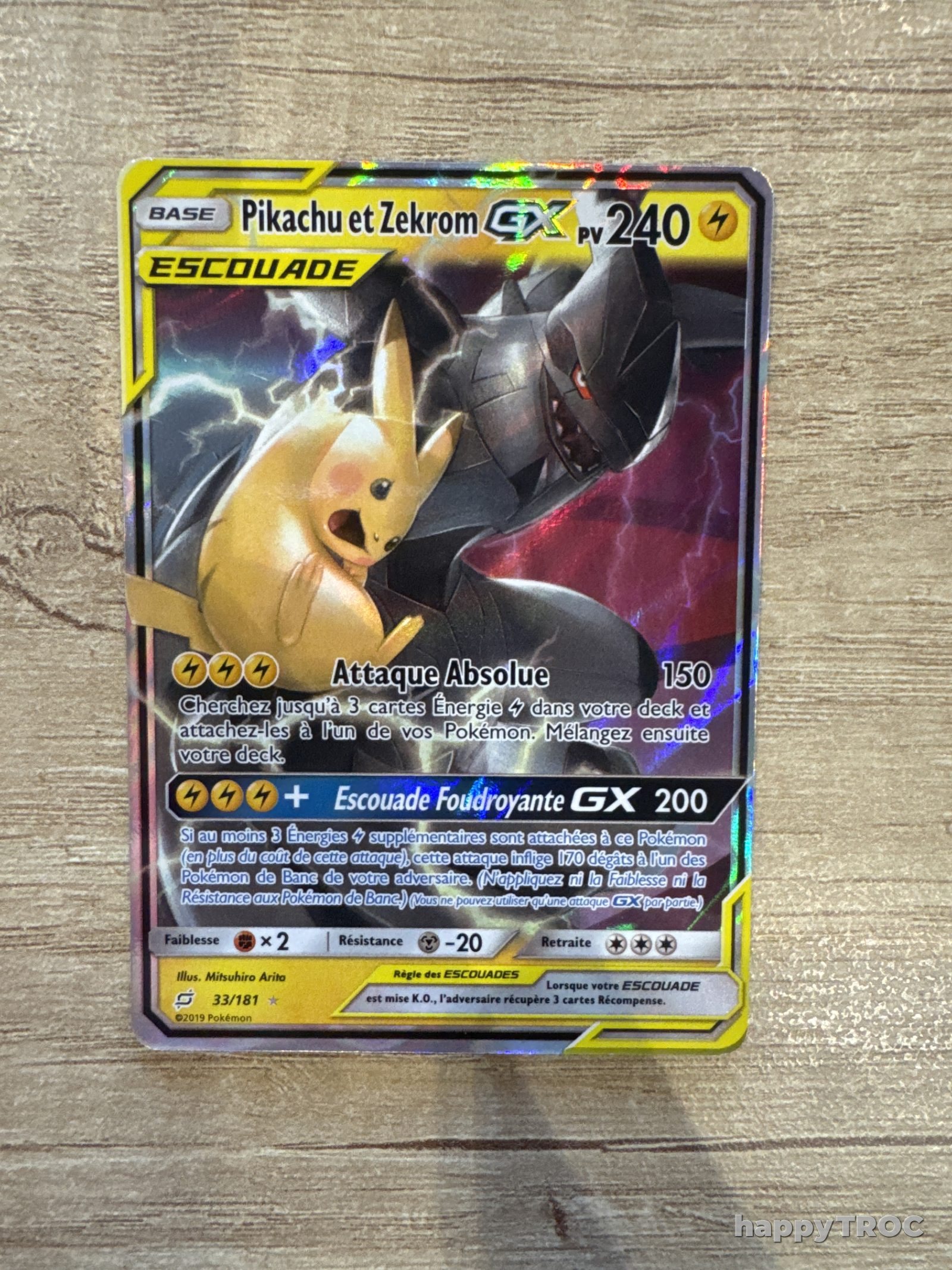 Carte Pokémon pikachu et zekrom