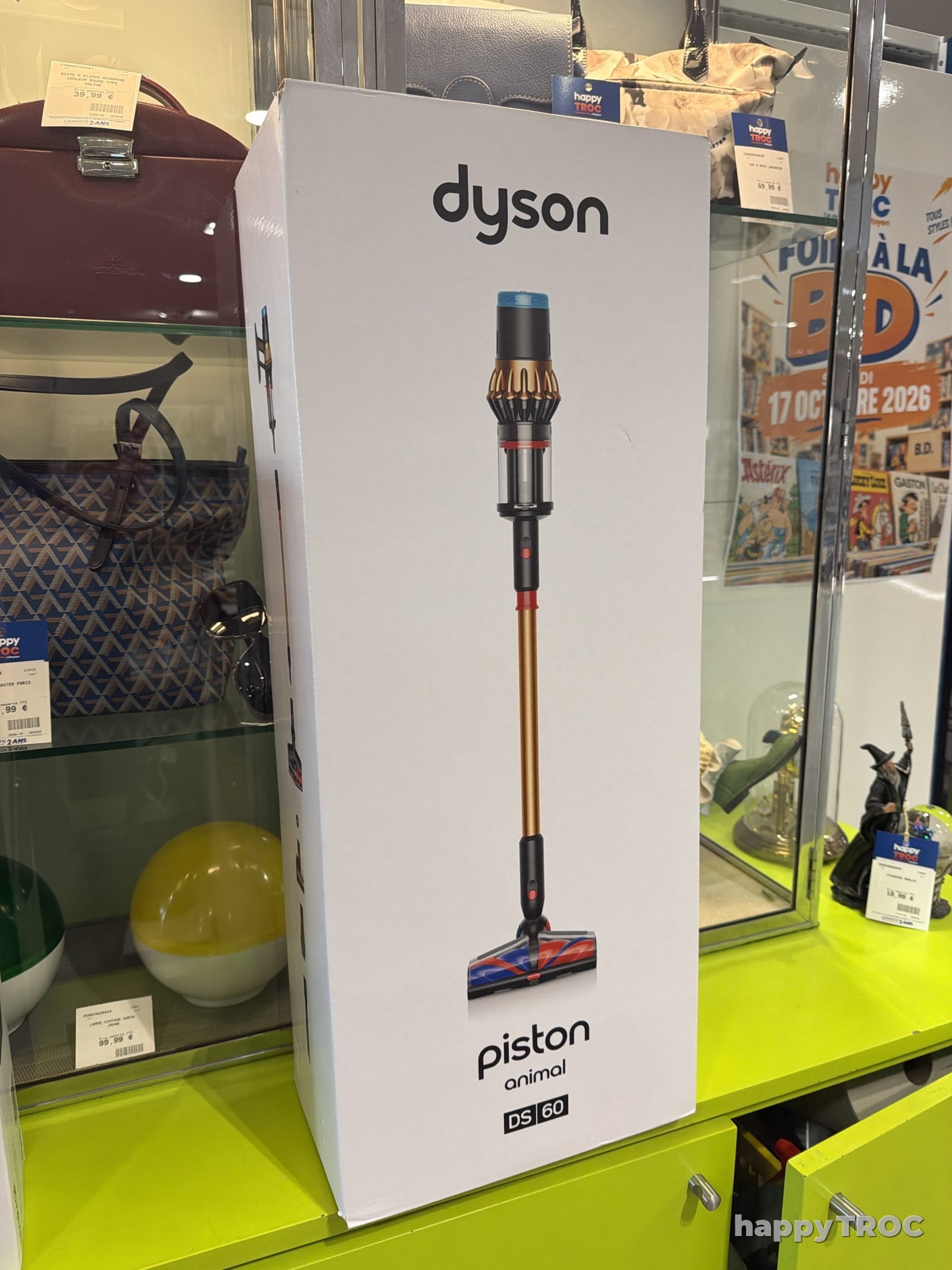 Aspirateur balai dyson v16 piston animal