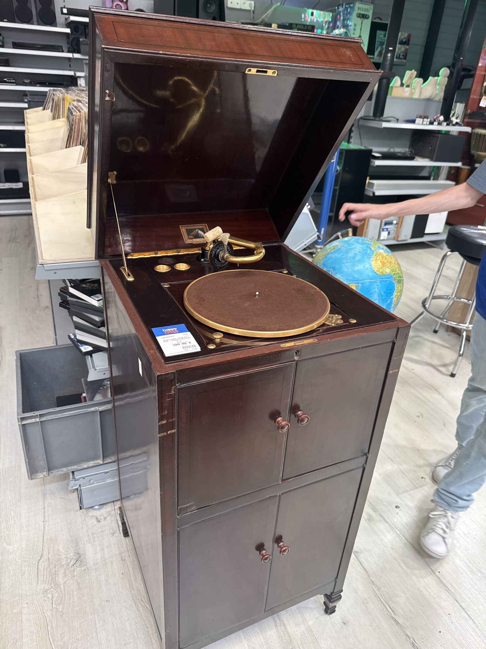 Meuble phono pathe