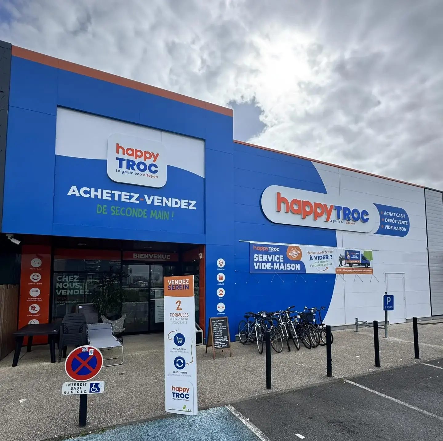 Vendre ses meubles et objets à Niort : les solutions Happy Troc